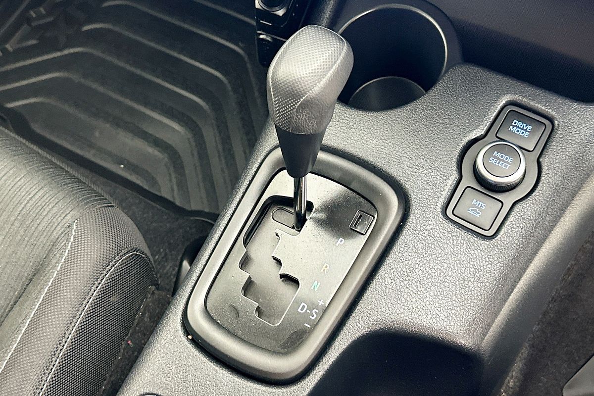 2024 Toyota HILUX SR 48V (4x4) GUN126R 4X4