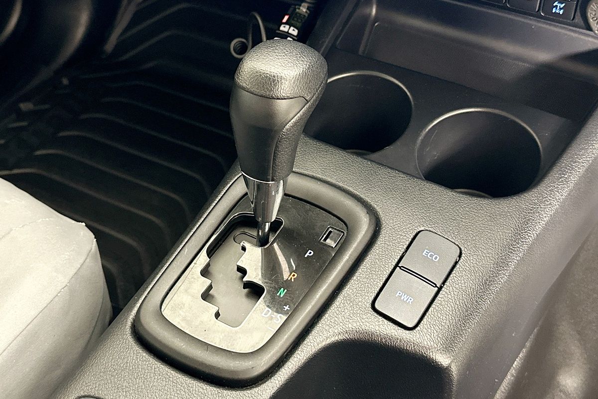 2025 Toyota HILUX SR (4x4) STEEL WHEELS GUN126R RC 4X4