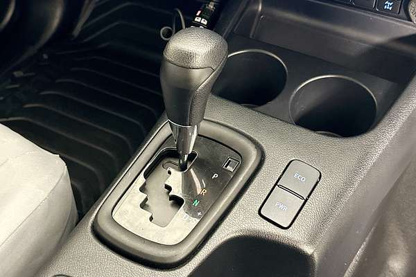 2025 Toyota HILUX SR (4x4) STEEL WHEELS GUN126R RC 4X4