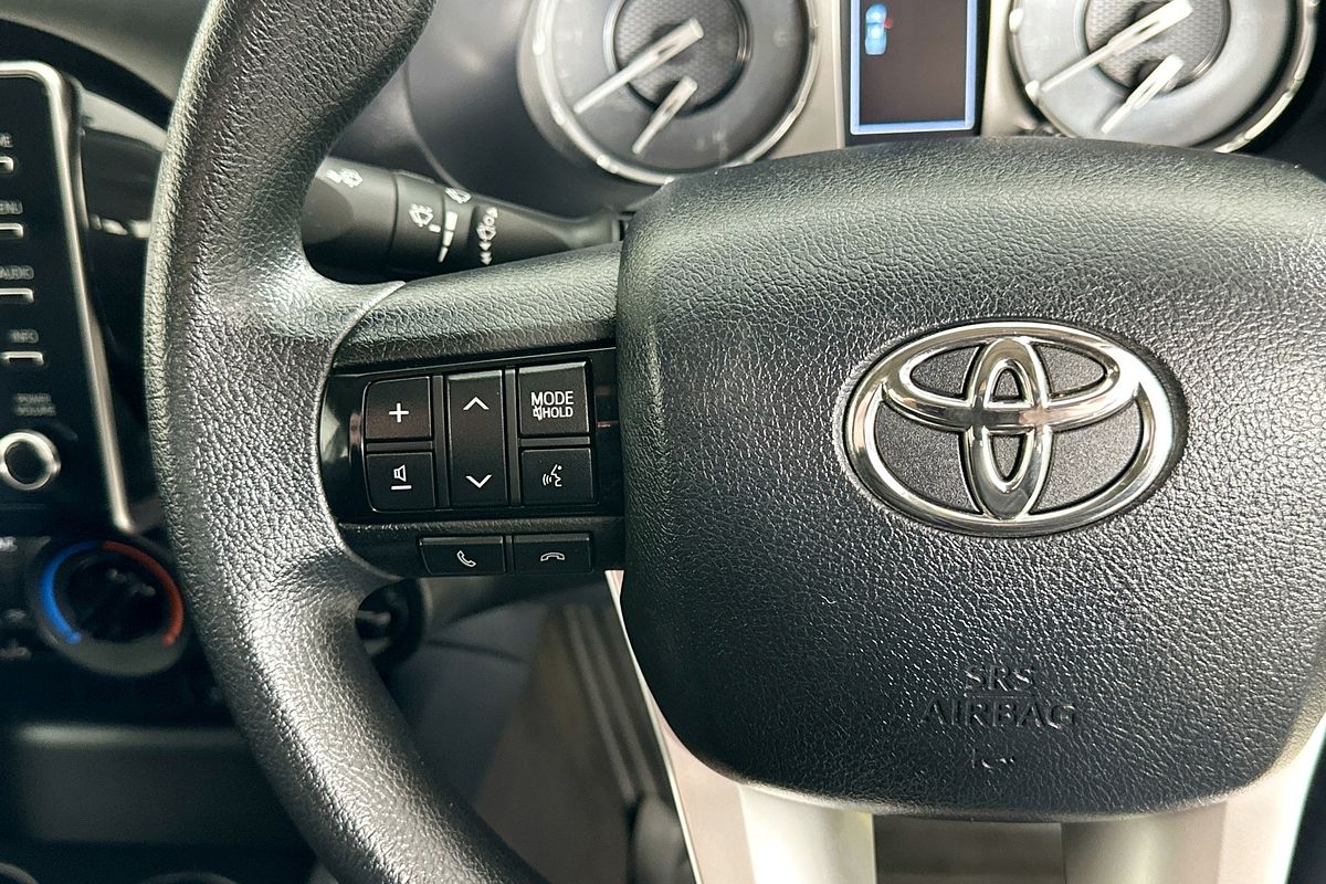 2021 Toyota HILUX SR (4x4) GUN126R 4X4