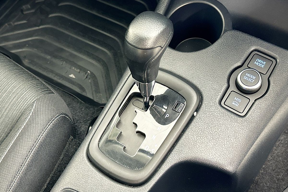 2024 Toyota HILUX SR 48V (4x4) GUN126R 4X4