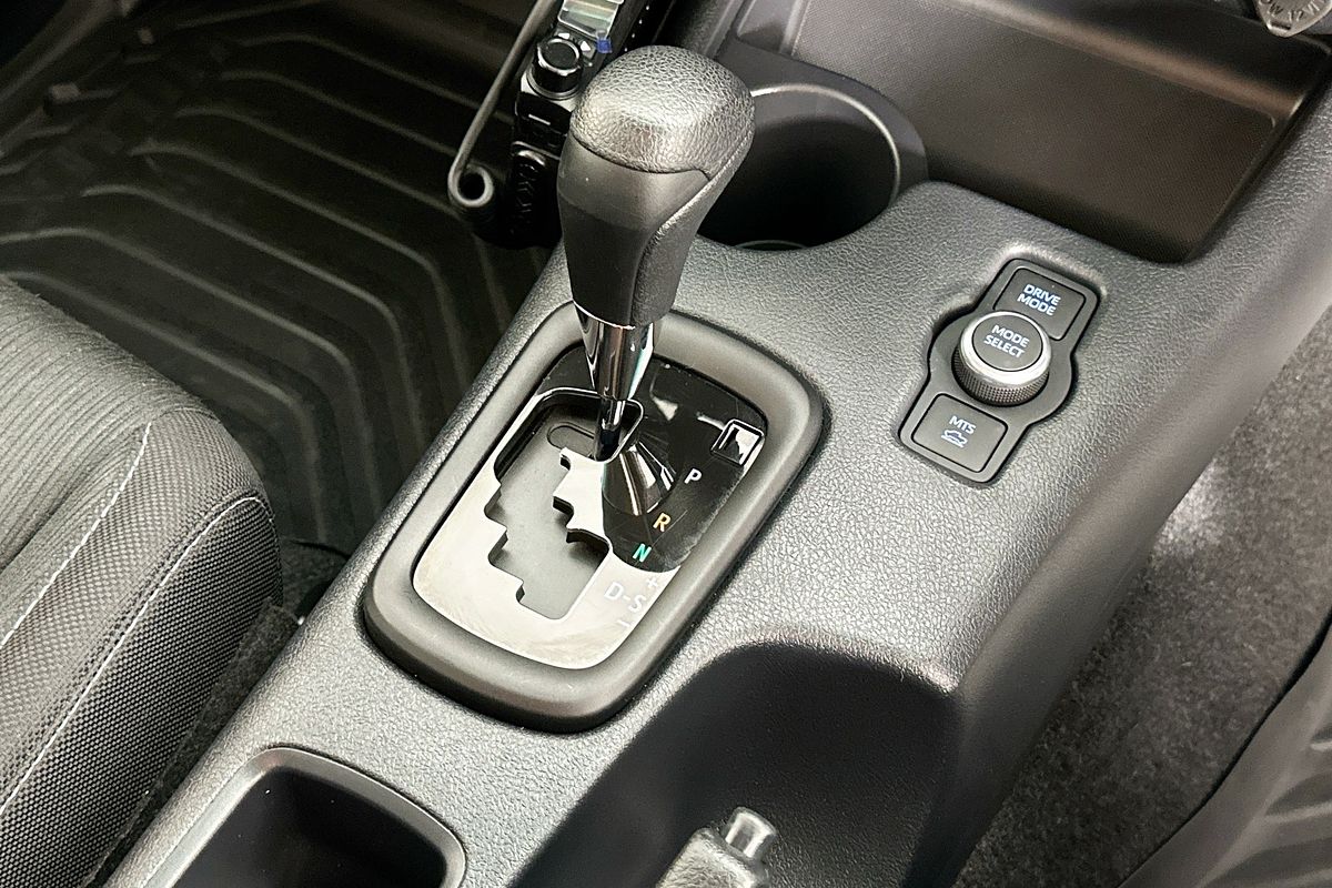 2024 Toyota HILUX SR 48V (4x4) GUN126R 4X4