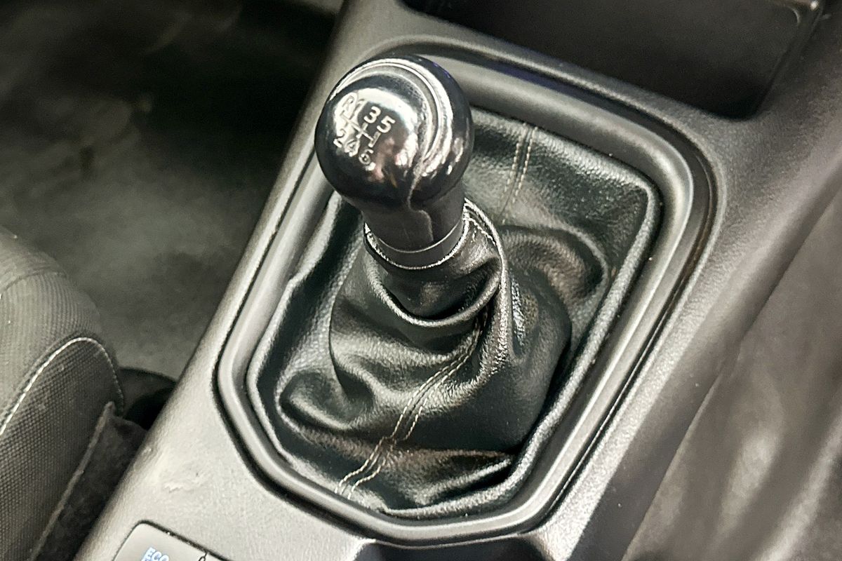 2018 Toyota HILUX SR (4x4) GUN126R MY19 4X4