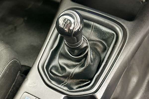 2018 Toyota HILUX SR (4x4) GUN126R MY19 4X4