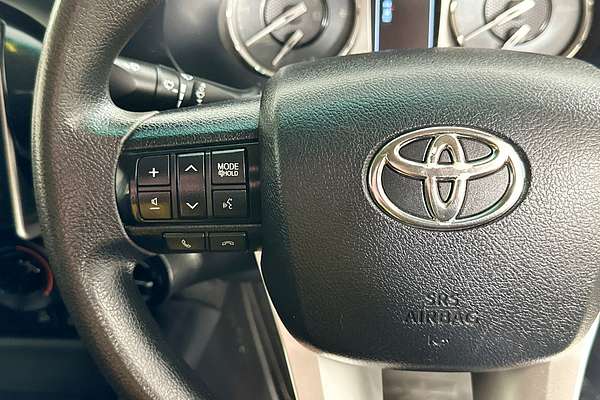 2021 Toyota HILUX SR (4x4) GUN126R FACELIFT 4X4