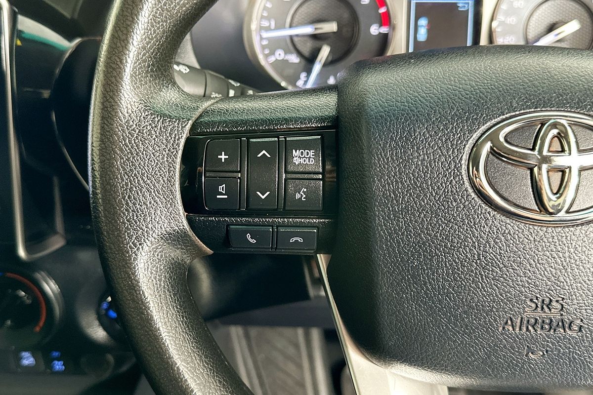 2021 Toyota HILUX SR (4x4) GUN126R FACELIFT 4X4