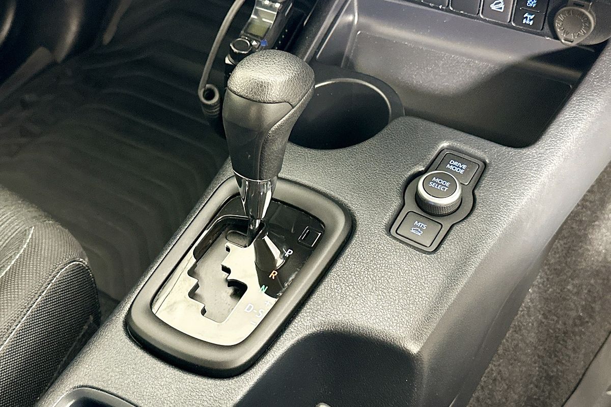 2025 Toyota HILUX SR 48V (4x4) GUN126R RC 4X4