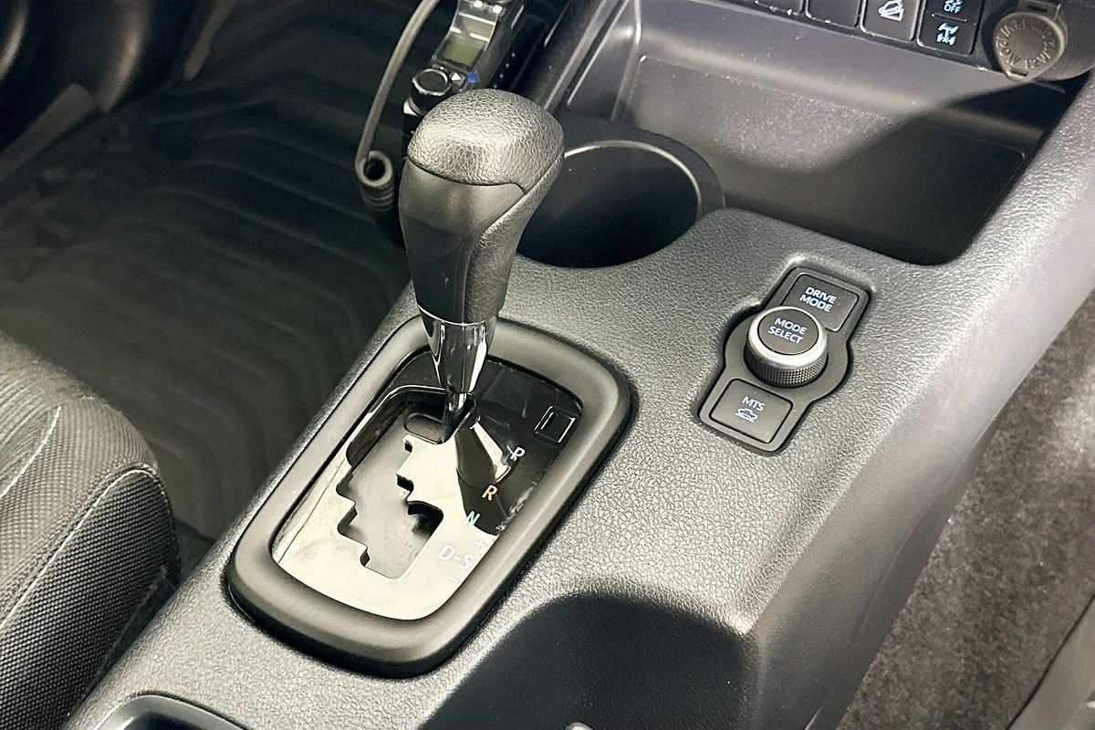 2025 Toyota HILUX SR 48V (4x4) GUN126R RC 4X4