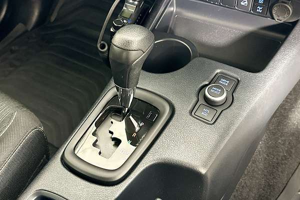 2025 Toyota HILUX SR 48V (4x4) GUN126R RC 4X4