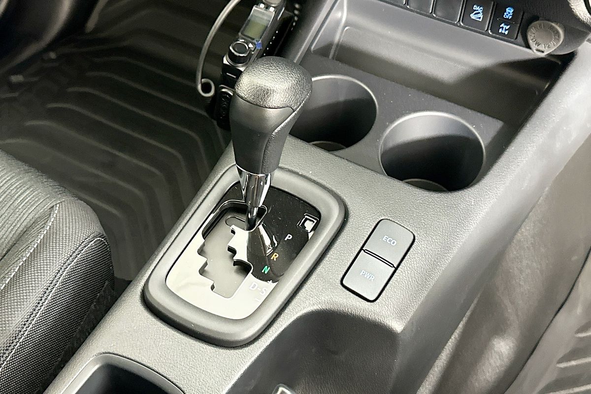 2025 Toyota HILUX SR (4x4) STEEL WHEELS GUN126R RC 4X4