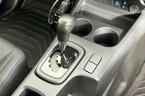 2025 Toyota HILUX SR (4x4) STEEL WHEELS GUN126R RC 4X4