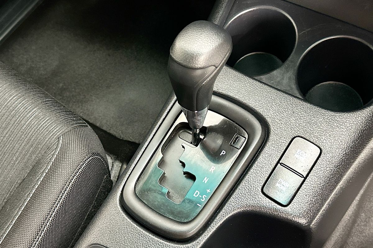 2020 Toyota HILUX SR (4x4) GUN126R FACELIFT 4X4