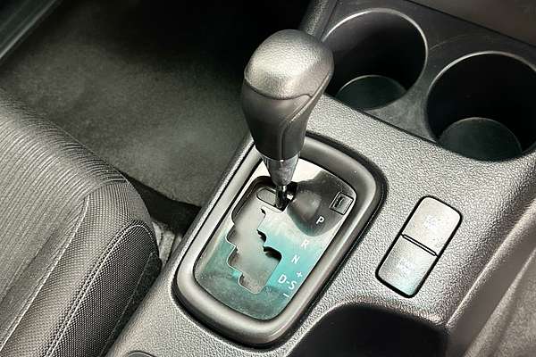 2020 Toyota HILUX SR (4x4) GUN126R FACELIFT 4X4