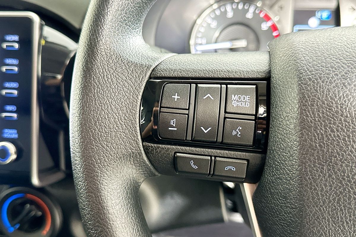 2025 Toyota HILUX SR (4x4) STEEL WHEELS GUN126R RC 4X4