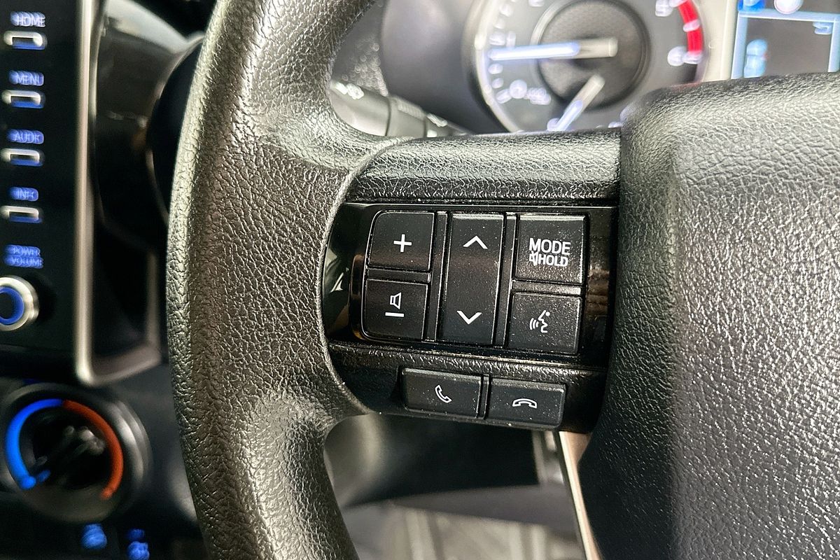 2021 Toyota HILUX SR (4x4) GUN126R FACELIFT 4X4