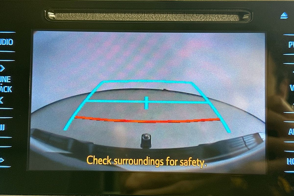 2017 Toyota HILUX SR (4x4) GUN126R 4X4