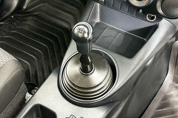 2020 Toyota HILUX WORKMATE HI-RIDER GUN135R FACELIFT 4x2