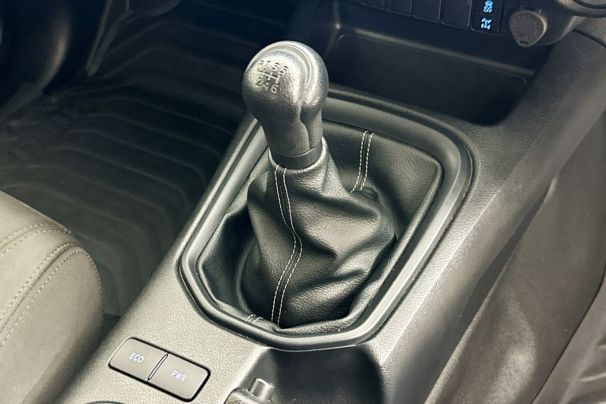 2024 Toyota HILUX SR (4x4) GUN126R 4X4