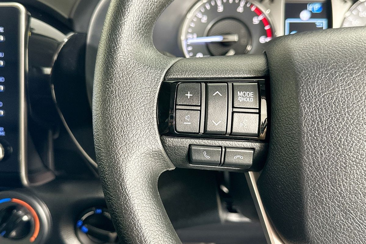 2025 Toyota HILUX SR (4x4) GUN126R RC 4X4