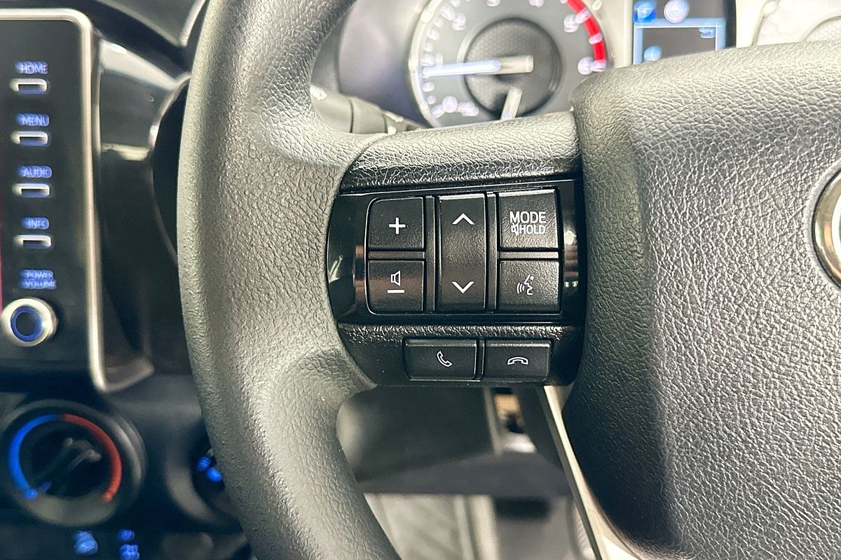 2021 Toyota HILUX SR (4x4) GUN126R FACELIFT 4X4