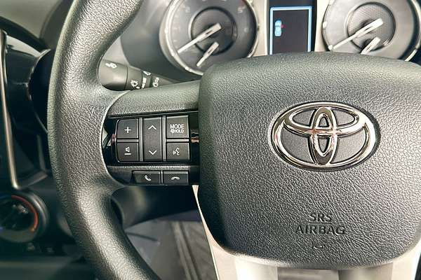 2025 Toyota HILUX SR (4x4) STEEL WHEELS GUN126R RC 4X4