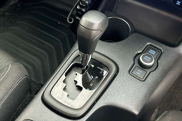 2024 Toyota HILUX SR 48V (4x4) GUN126R 4X4