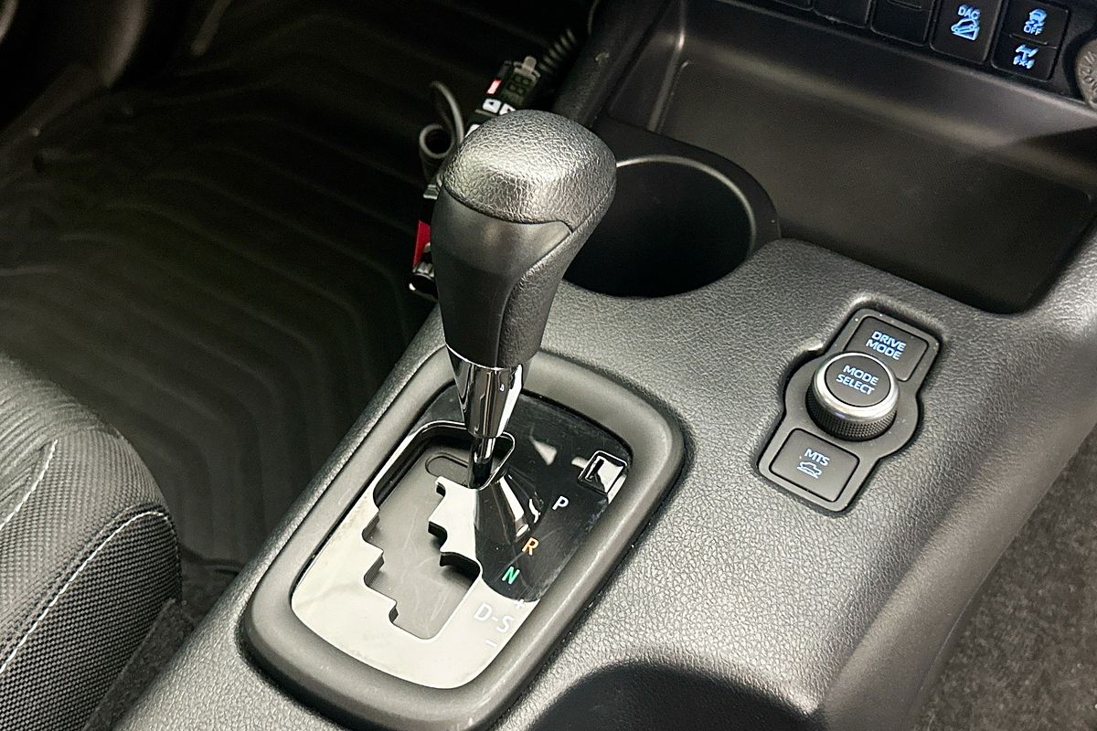 2024 Toyota HILUX SR 48V (4x4) GUN126R 4X4