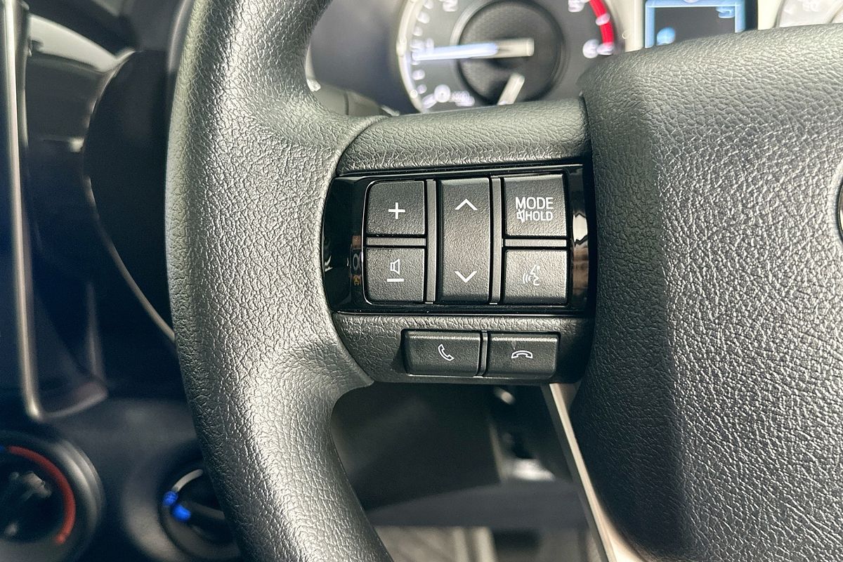 2025 Toyota HILUX SR (4x4) STEEL WHEELS GUN126R RC 4X4