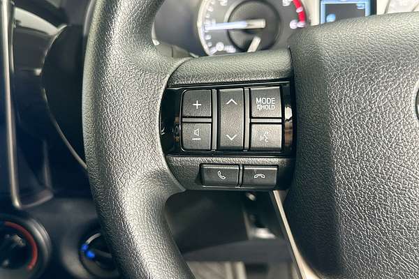 2025 Toyota HILUX SR (4x4) STEEL WHEELS GUN126R RC 4X4