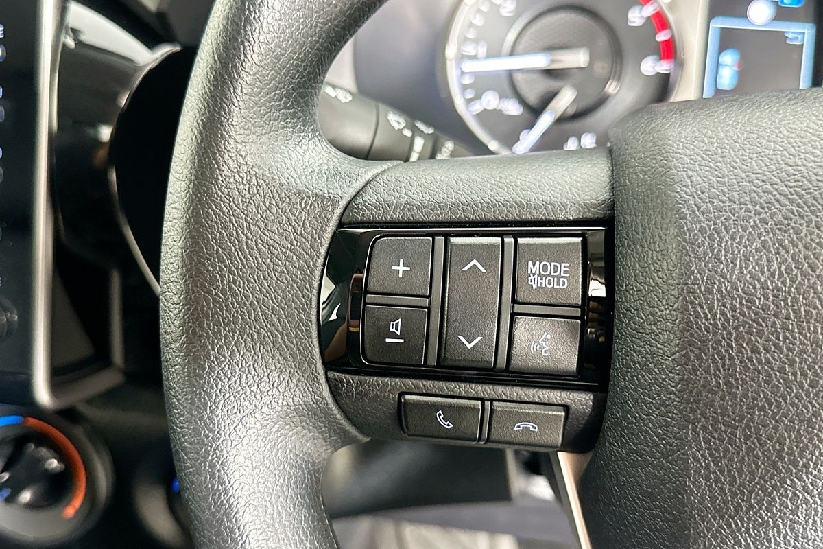 2025 Toyota HILUX SR (4x4) GUN126R RC 4X4