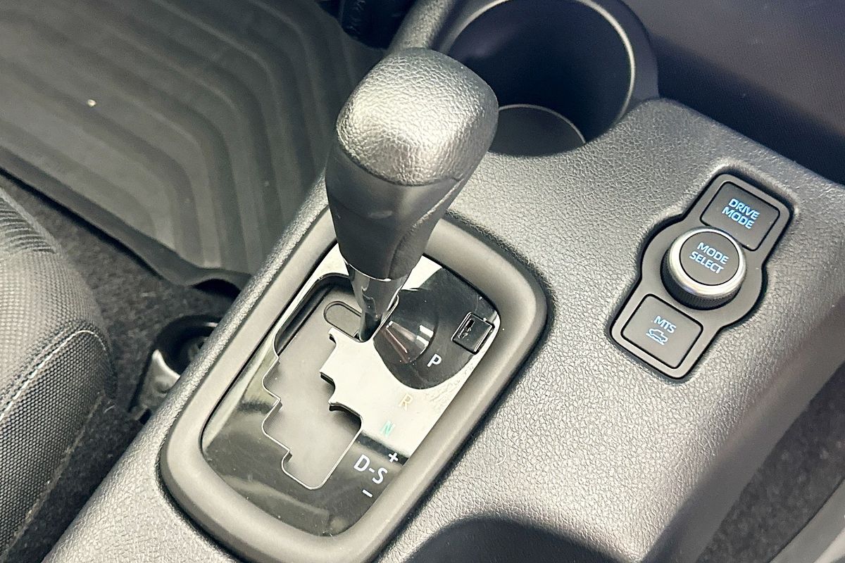 2025 Toyota HILUX SR 48V (4x4) GUN126R RC 4X4