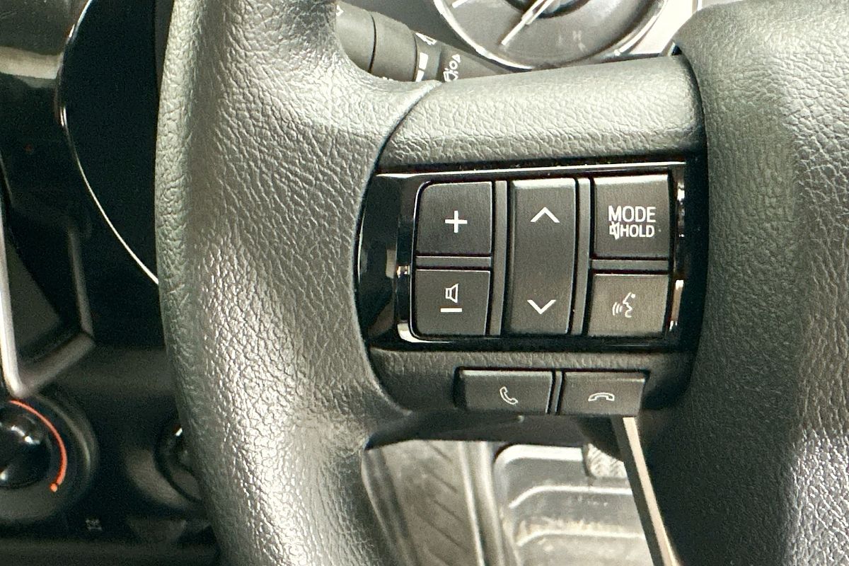 2025 Toyota HILUX SR (4x4) GUN126R RC 4X4