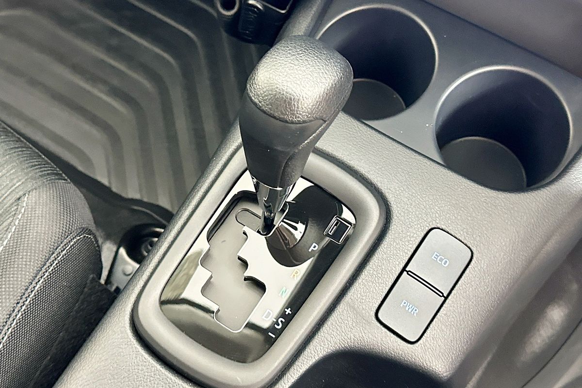 2025 Toyota HILUX SR (4x4) STEEL WHEELS GUN126R RC 4X4