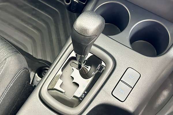 2025 Toyota HILUX SR (4x4) STEEL WHEELS GUN126R RC 4X4