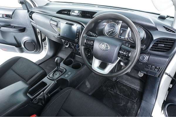 2021 Toyota HILUX SR (4x4) GUN126R FACELIFT 4X4