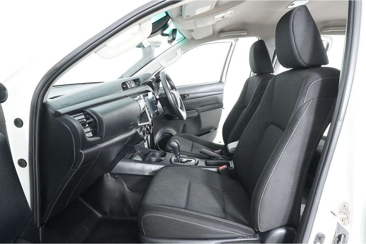 2021 Toyota HILUX SR (4x4) GUN126R 4X4