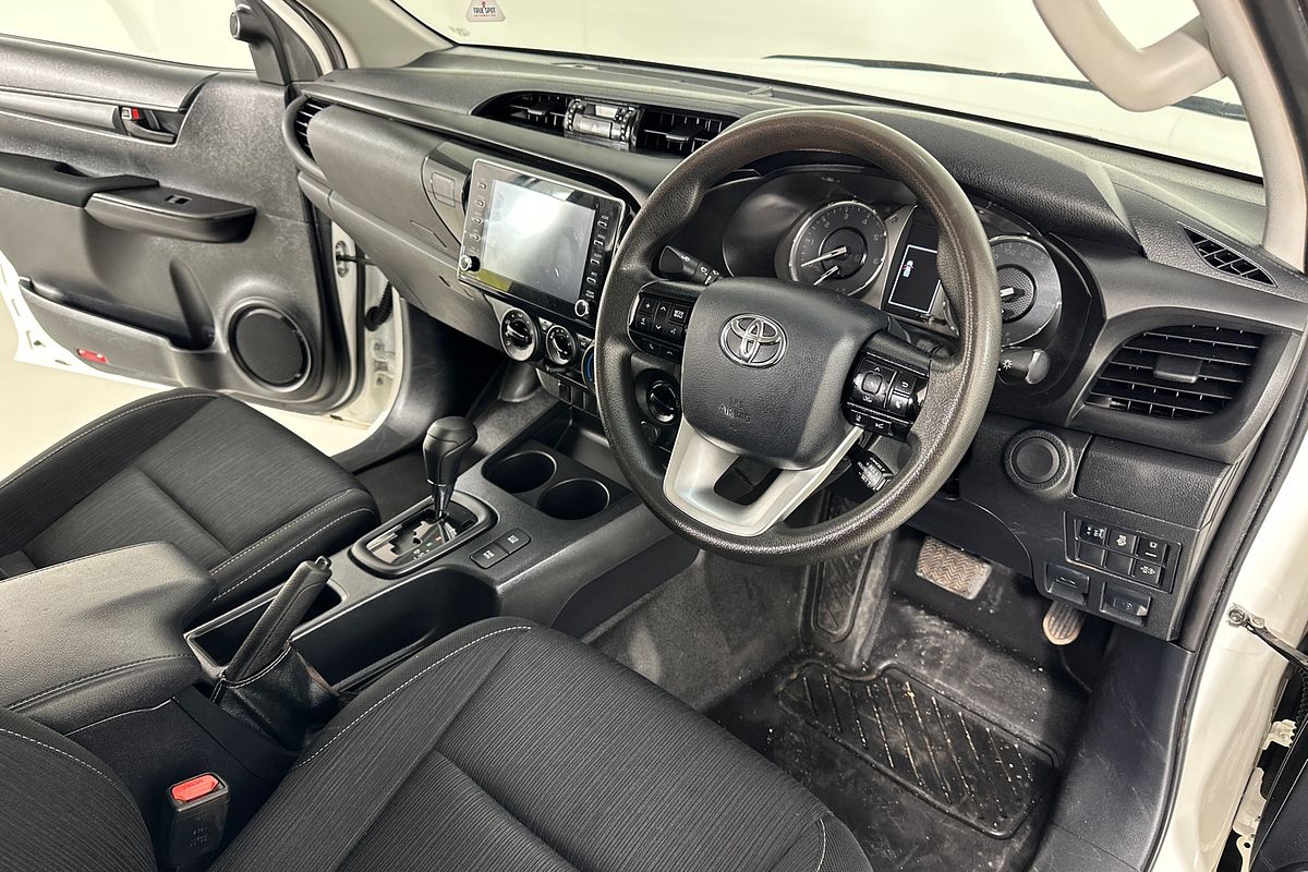 2021 Toyota HILUX SR (4x4) GUN126R FACELIFT 4X4
