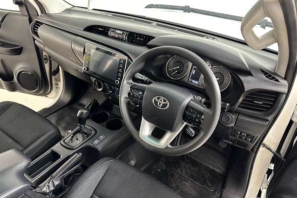 2021 Toyota HILUX SR (4x4) GUN126R FACELIFT 4X4