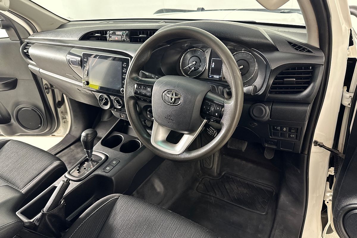 2021 Toyota HILUX SR (4x4) GUN126R FACELIFT 4X4