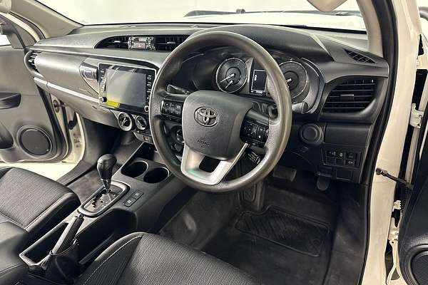 2021 Toyota HILUX SR (4x4) GUN126R FACELIFT 4X4