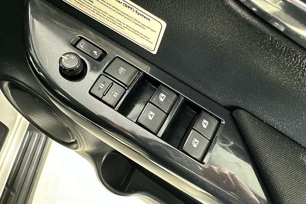 2021 Toyota HILUX SR5 (4x4) GUN126R FACELIFT 4X4