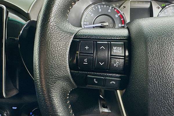 2021 Toyota HILUX SR5 (4x4) GUN126R FACELIFT 4X4