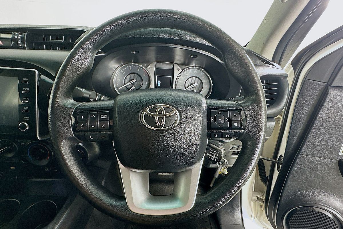 2021 Toyota HILUX SR (4x4) GUN126R FACELIFT 4X4