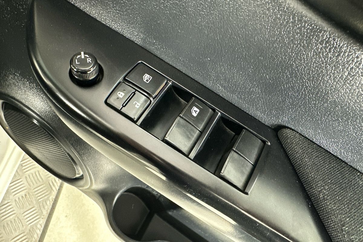 2019 Toyota HILUX SR (4x4) GUN126R MY19 UPGRADE 4X4