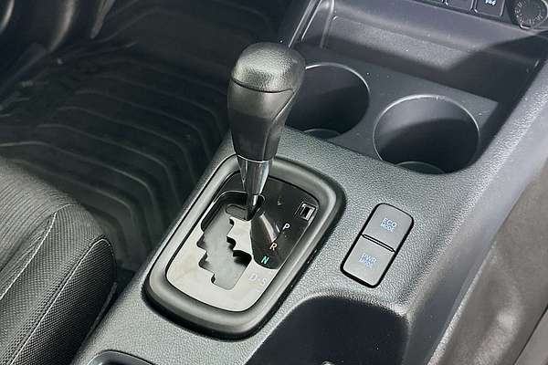 2017 Toyota HILUX SR (4x4) GUN126R MY17 4X4