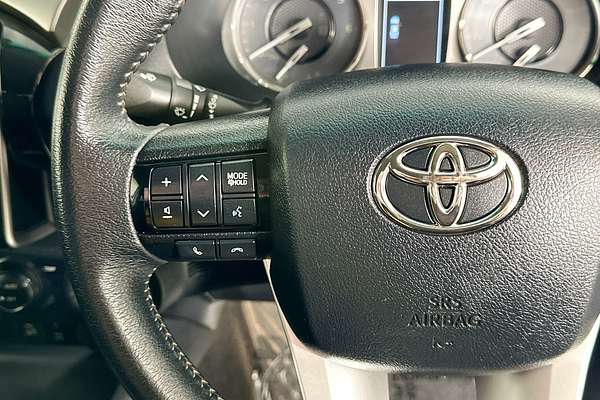 2021 Toyota HILUX SR5 (4x4) GUN126R FACELIFT 4X4