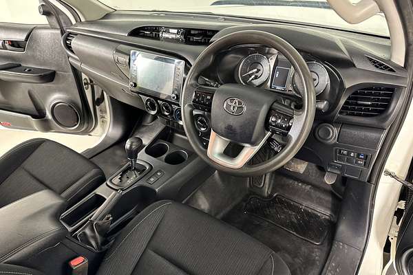 2020 Toyota HILUX SR (4x4) GUN126R FACELIFT 4X4