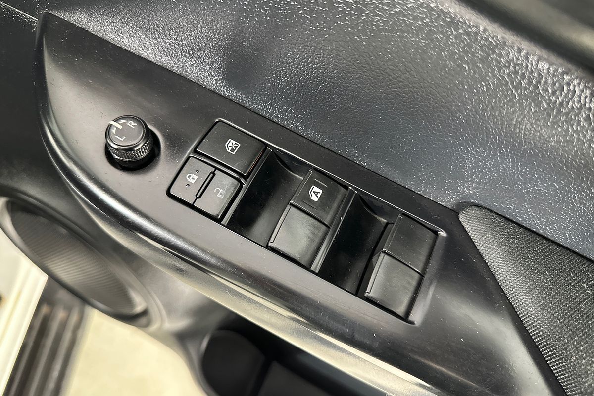 2020 Toyota HILUX SR (4x4) GUN126R MY19 UPGRADE 4X4