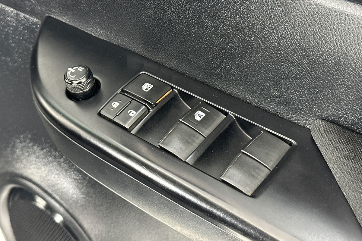 2019 Toyota HILUX SR (4x4) GUN126R MY19 4X4