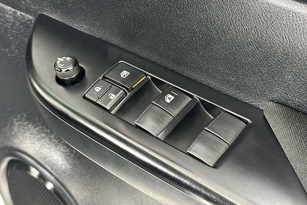 2019 Toyota HILUX SR (4x4) GUN126R MY19 4X4